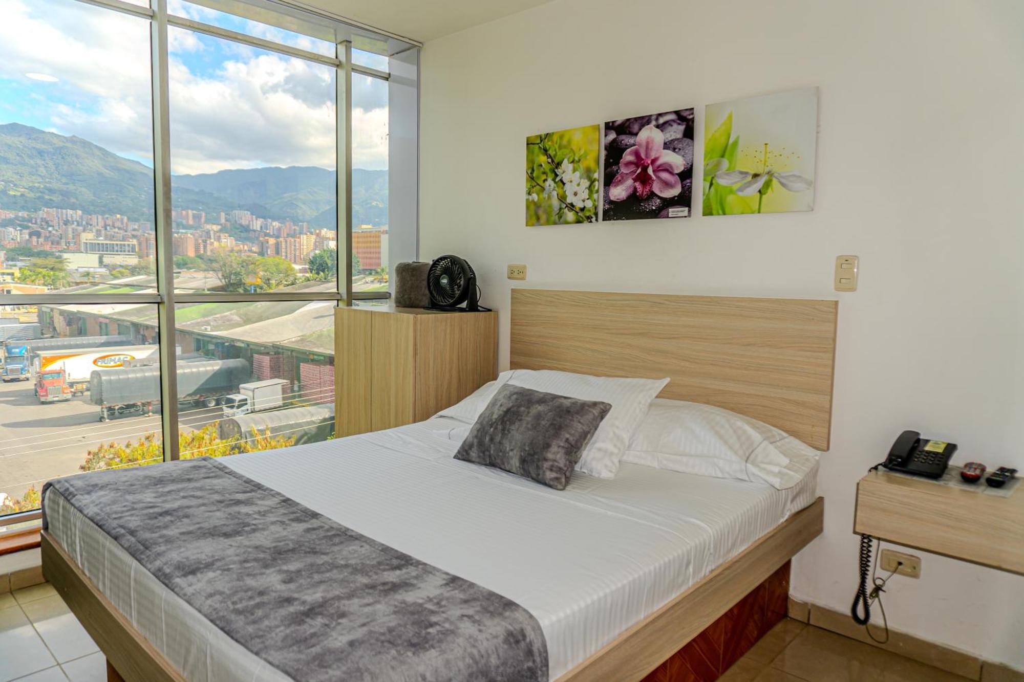 Hotel Alcaravan Medellin Itagüí Exterior foto